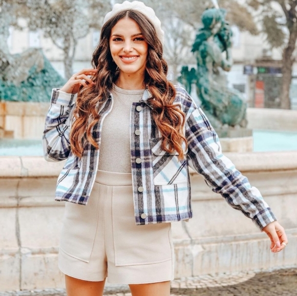 Zara Jackets & Blazers - Zara Cropped Shacket Size Medium